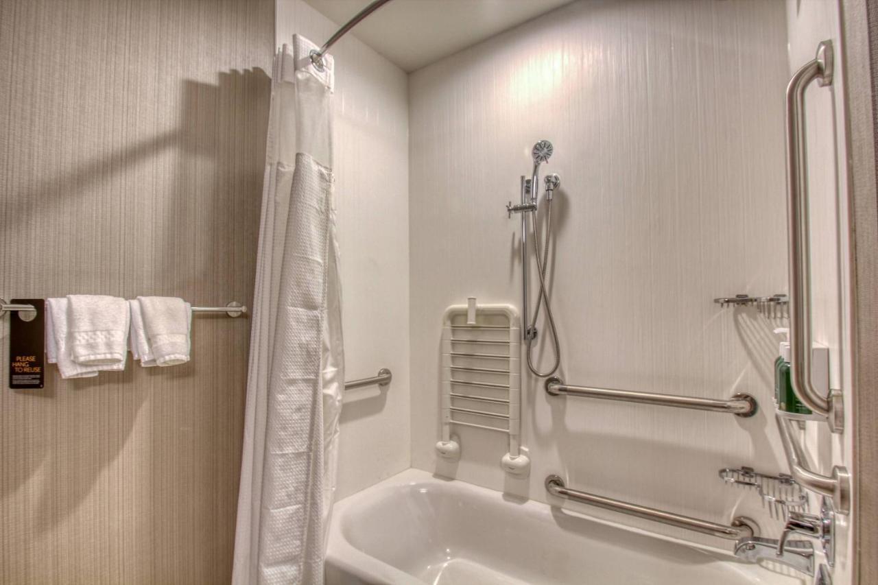 Hotel Courtyard By Marriott Fargo Esterno foto